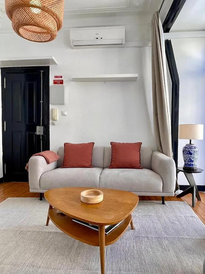 Central 2 Bedroom Apartment In Lisbon