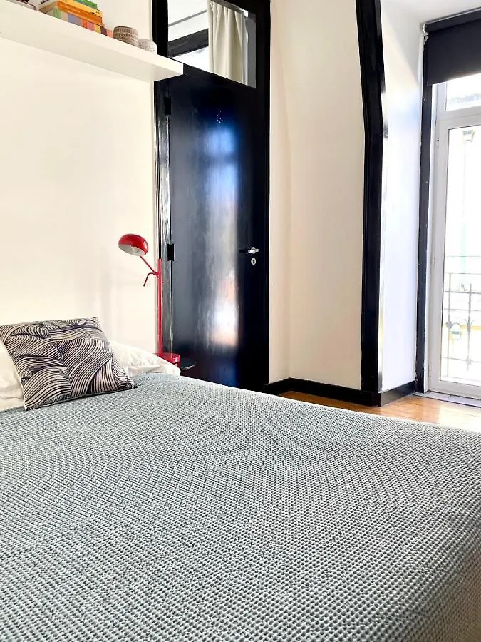 Central 2 Bedroom Apartment In Lisbon