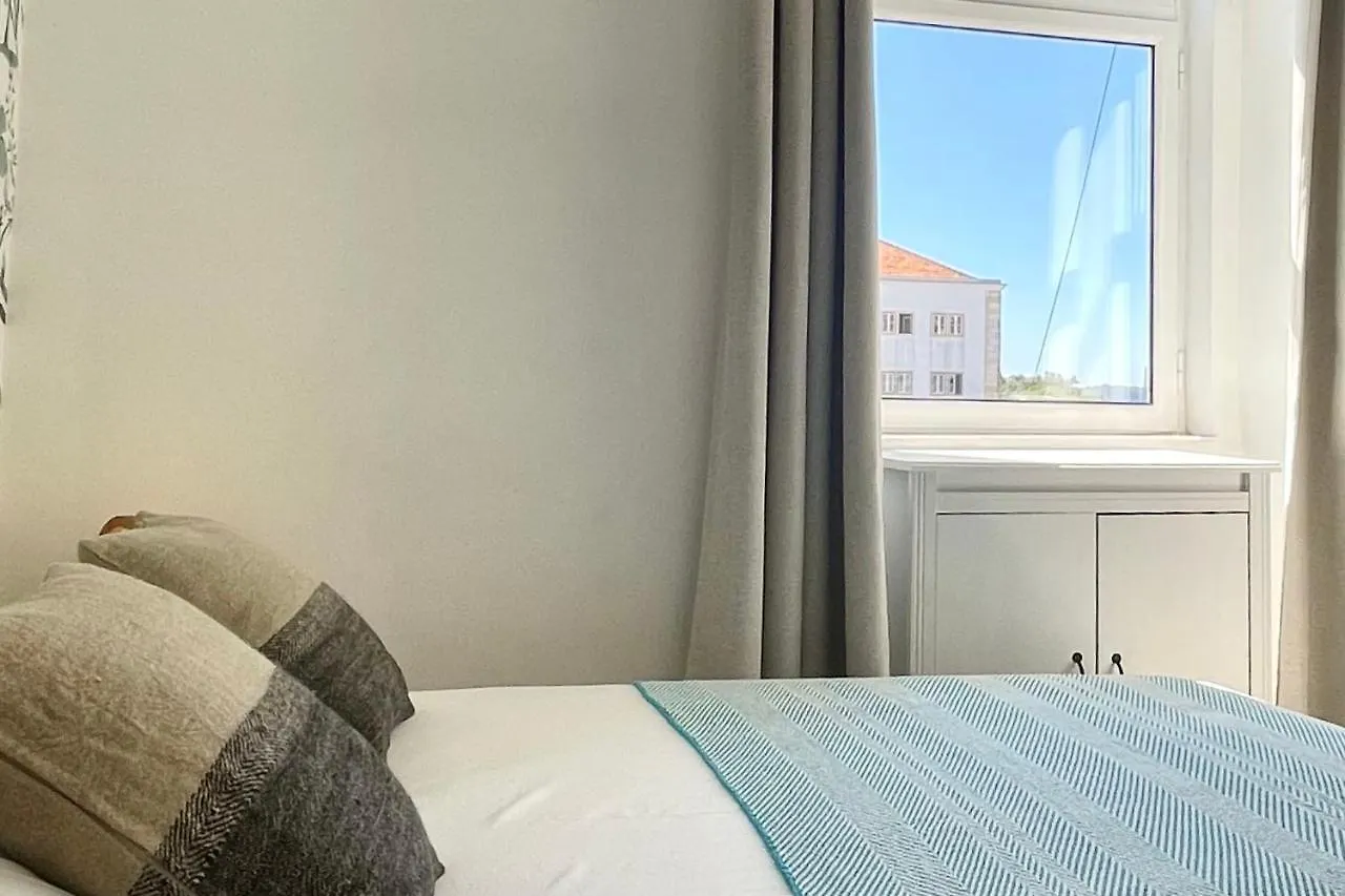 Central 2 Bedroom Apartment In Lisbon